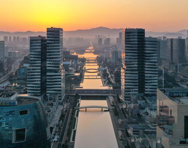 Crescimento do PIB de 62 bilhões de yuans, ocupando o 12º lugar na China! A economia de Ningbo mostrou resiliência no primeiro semestre do ano