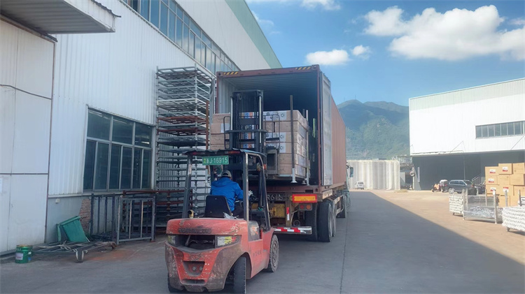 O pedido do cliente está embalado e pronto para entrega
