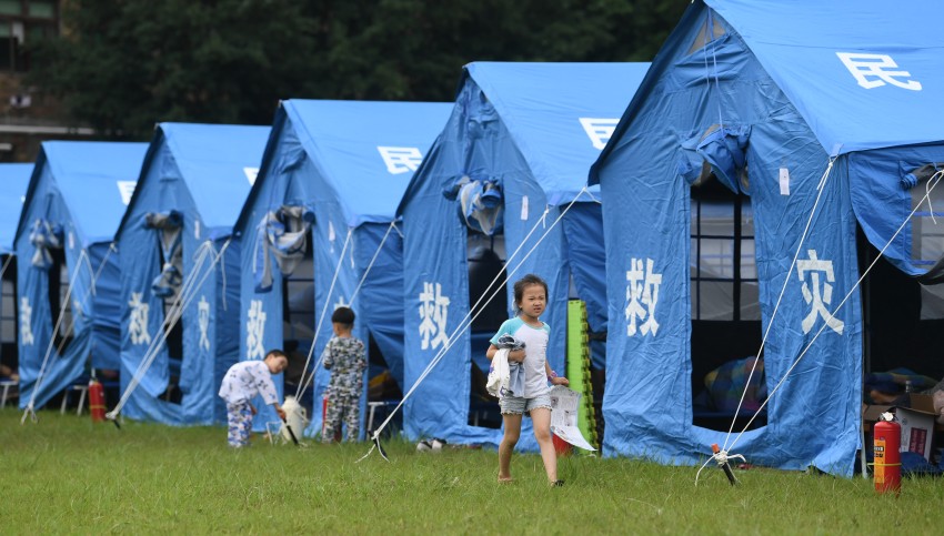 Método de montagem da tenda de socorro em caso de desastre