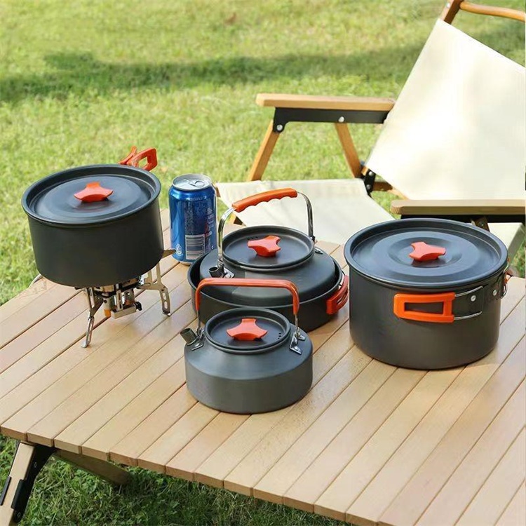 Conjunto de panelas de acampamento